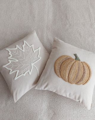 Minimalistický javorový list a hořčicová dýně. Krásná kontrastní kombinace, kterou si vybrala jedna z vás 🍂 Potřebuje...